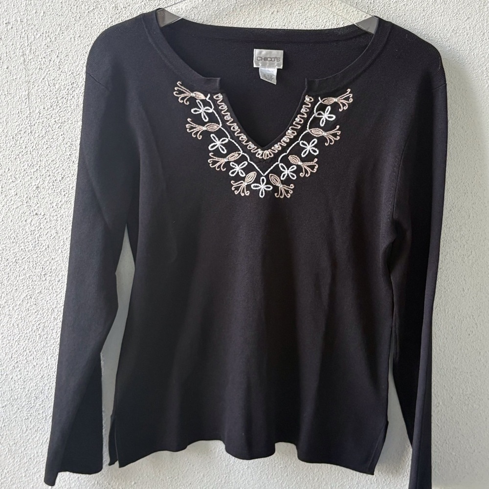 Chico’s Embroidered Black Long Sleeve V-Neck Sweater Chico Size 2 or Large‎